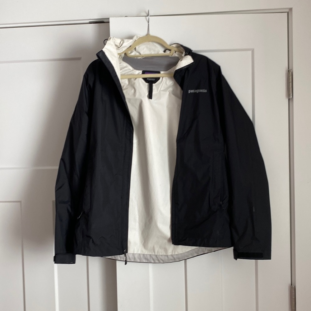 Patagonia Torrentshell Women’s Rain Jacket Black Size M